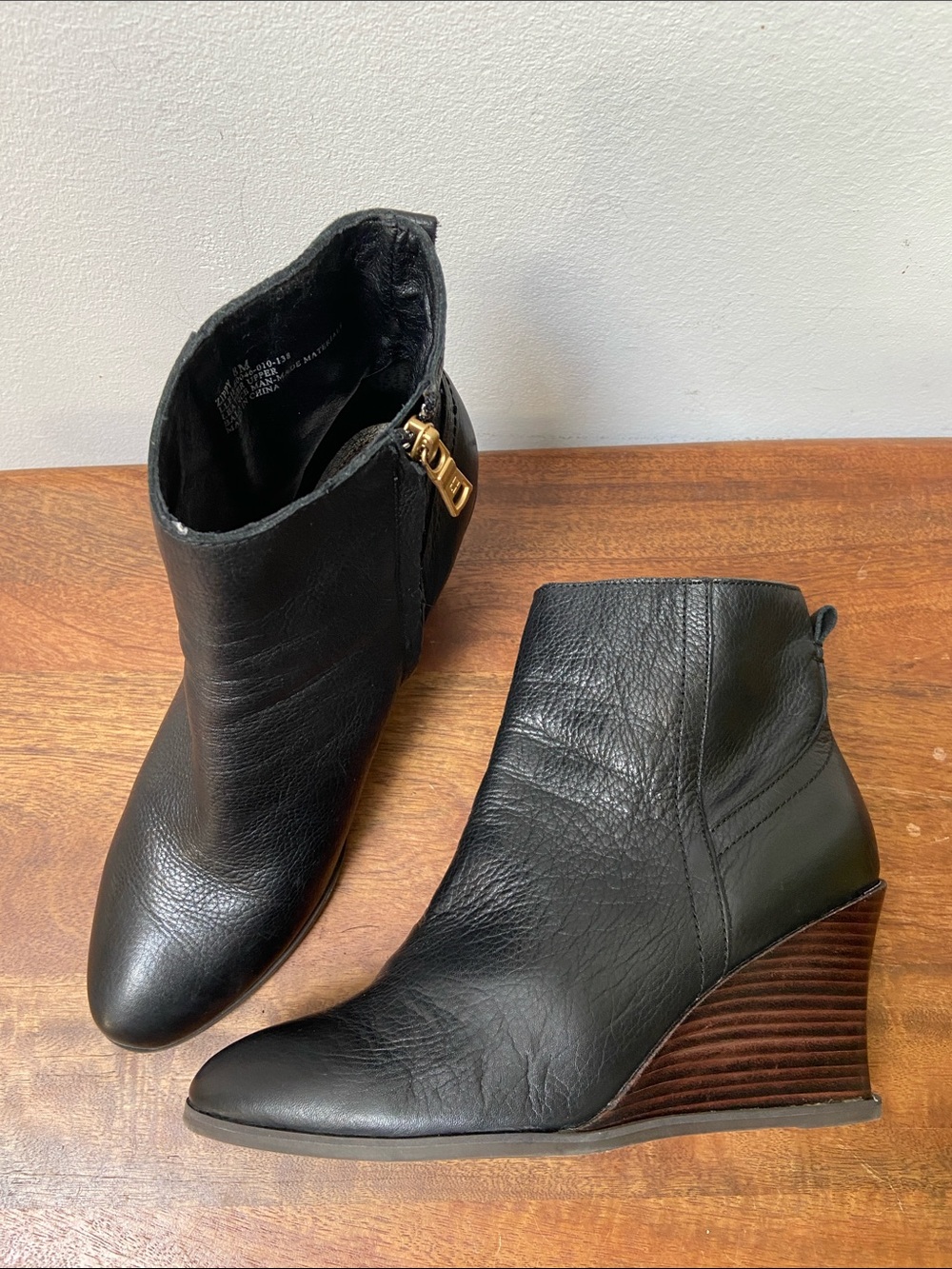 Lucca Lane Zippy Leather Wedge Ankle Booties Black Size 8